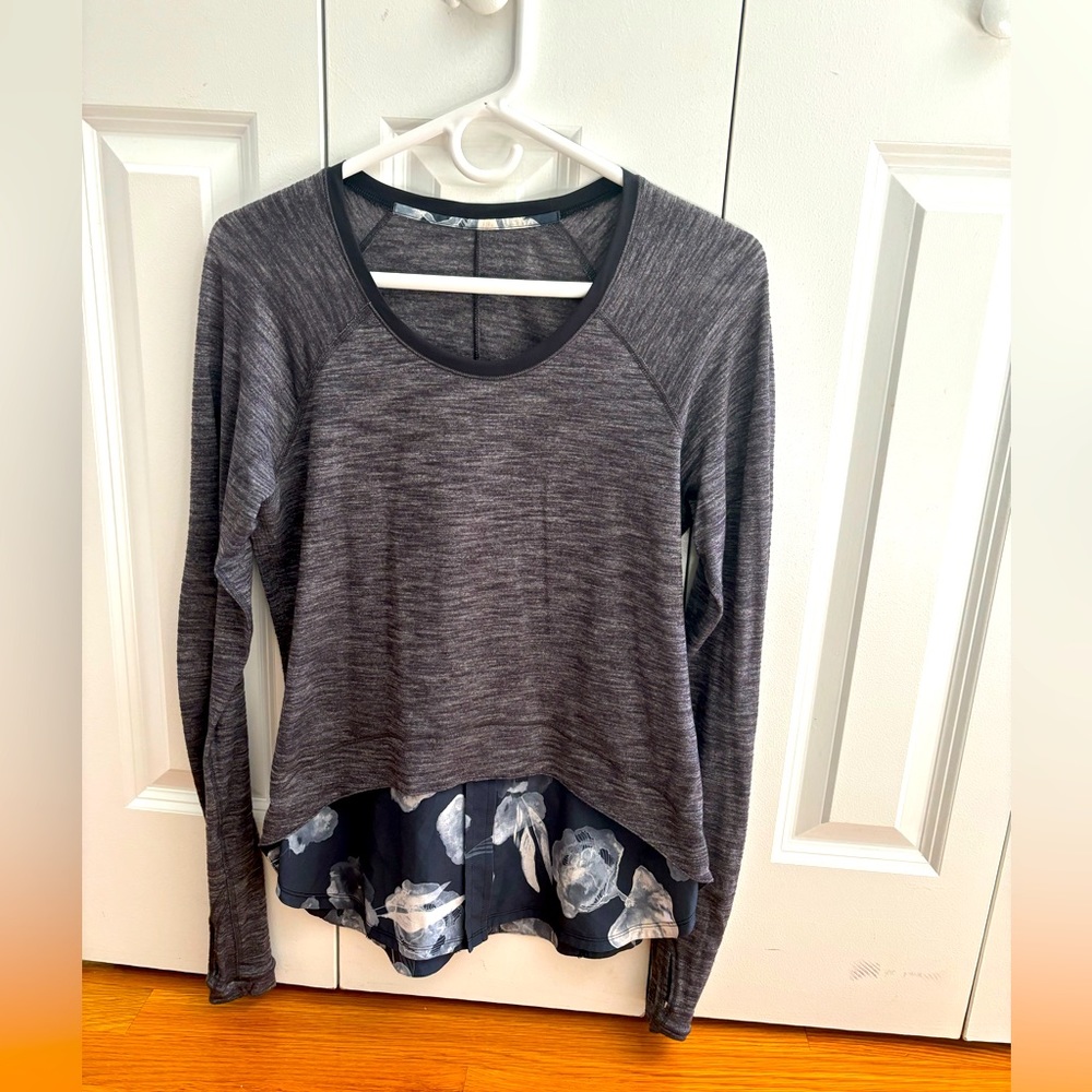 Lululemon layered long sleeve t size 4